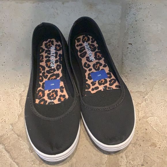 ANDREA FENZI Women's Black Loafers with Leopard Print Insole - Picture 2 of 3